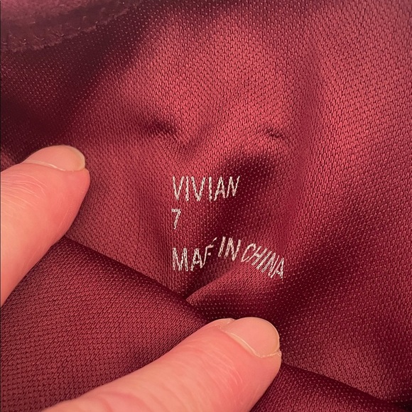 Elegant Burgundy Over-the-Knee Boots - Picture 5 of 5